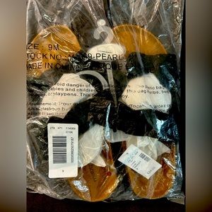 Maurice’s size 9 sandle